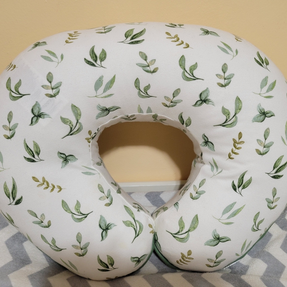Boppy Pillow and organic cover - Picture 2 of 12